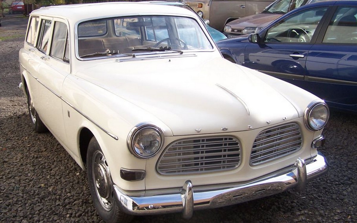 Volvo P220 Amazon Estate